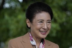 いつものスタイルにさりげなく変化をつけるコツを紹介（2026年10月26日、撮影／JMPA）