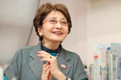 メガネをかけた女性